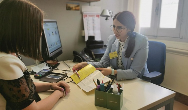 Una consulente di Poste Italiane