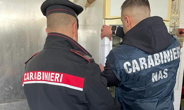 controlli dei Carabinieri in esercizi ortofrutticoli