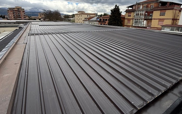 FROSINONE, SCUOLA ALDO MORo,TETTO NUOVO IN TEMPI RECORD CON TECNOLOGIA GREEN