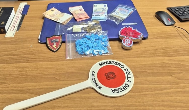 I CARABINIERI DI ANAGNI ARRESTANO UN 19ENNE TROVATO CON 44 DOSI DI COCAINA E DENARO CONTANTE