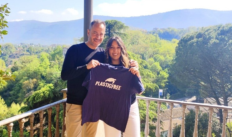 Il sindaco Andrea Querqui con Giorgia Pizzuti Plastic Free