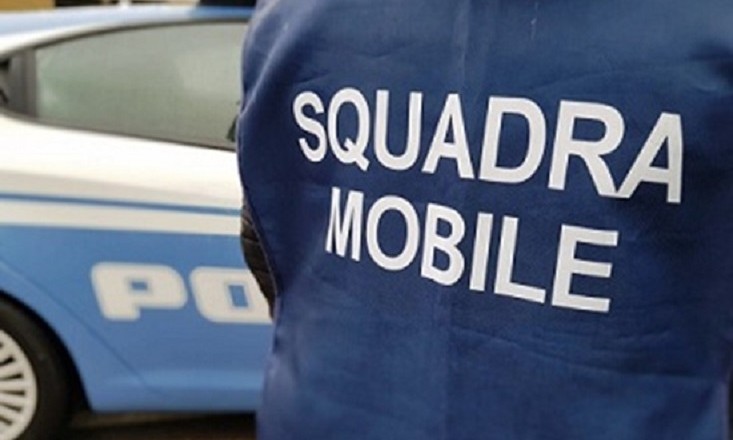 POLIZIA SQUADRA MOBILE